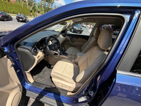 Used 2020 Nissan Rogue SV w/ Premium Package image 7