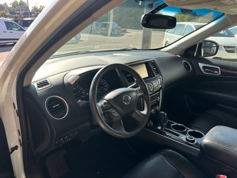 Used 2015 Nissan Pathfinder Platinum w/ Cargo Package image 9