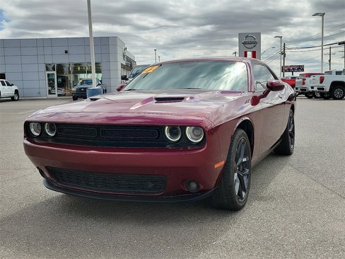 Used 2022 Dodge Challenger SXT w/ Blacktop Package image 4