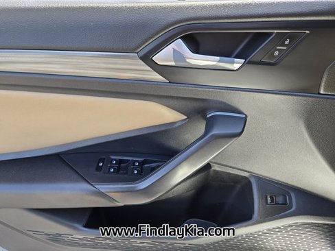 Used 2019 Volkswagen Jetta SEL image 22