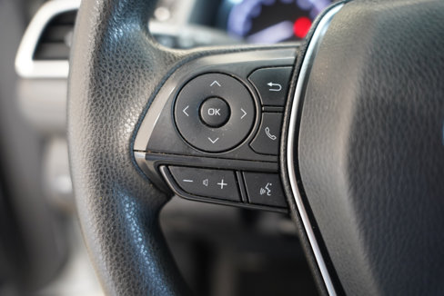 Used 2018 Toyota Camry LE image 14