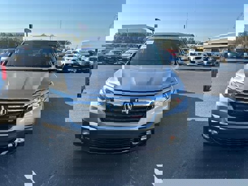 Used 2019 Honda Ridgeline Sport image 2