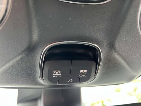 Used 2023 Jeep Compass Latitude w/ Sun and Sound Group image 27