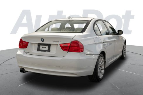 Used 2011 BMW 328i xDrive Sedan image 3