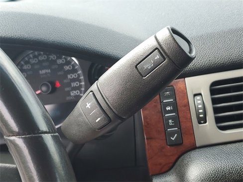 Used 2011 GMC Yukon XL SLE w/ Suspension Package, Off-Road image 17