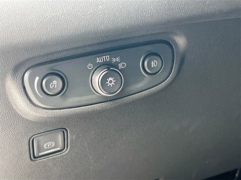 Used 2024 GMC Terrain SLT image 10