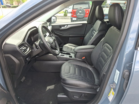 Used 2023 Ford Escape SE w/ PHEV Premium Package image 14