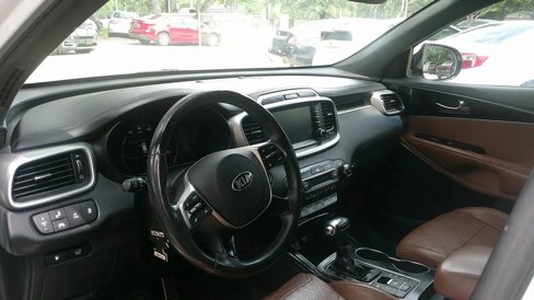 Used 2019 Kia Sorento SX image 16