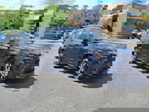 Used 2021 Toyota Corolla LE image 23