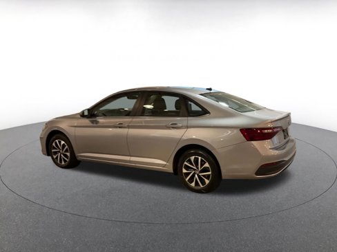 Used 2024 Volkswagen Jetta S image 10