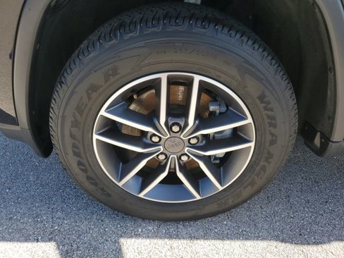 Used 2021 Jeep Grand Cherokee Limited image 11