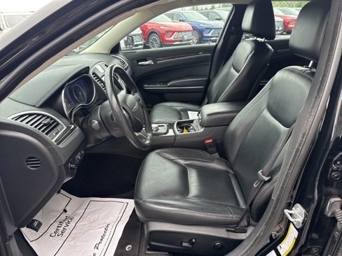 Used 2015 Chrysler 300 Limited image 14