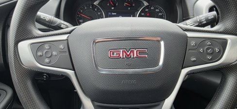 Used 2024 GMC Terrain SLE w/ Driver Convenience Package image 17