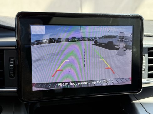 Used 2020 Ford Explorer XLT w/ Equipment Group 202A image 9