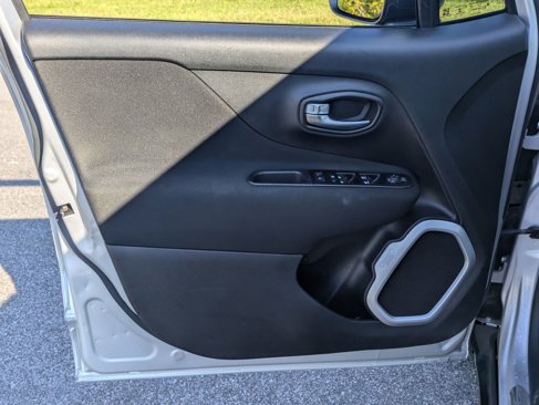 Used 2020 Jeep Renegade Sport image 19