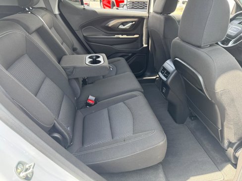 Used 2024 GMC Terrain SLE image 19