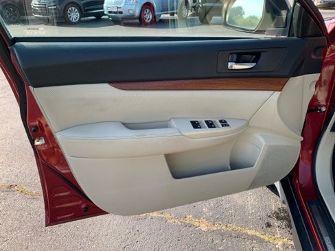 Used 2013 Subaru Outback 3.6R Limited image 9