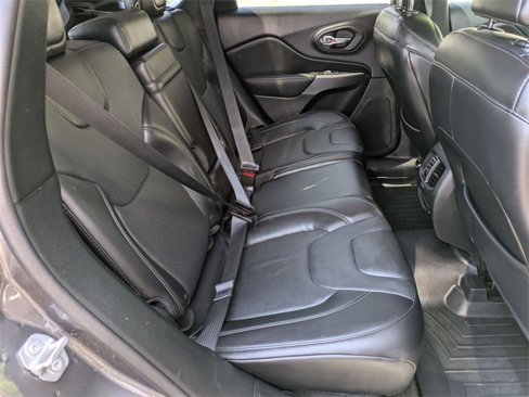 Used 2019 Jeep Cherokee Limited image 26