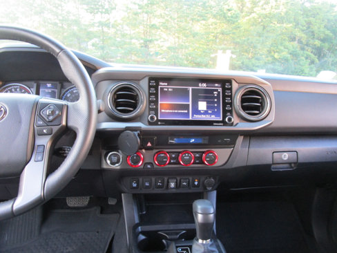Used 2022 Toyota Tacoma TRD Off-Road image 16