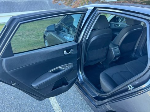 Used 2019 Kia Optima LX w/ LX Premium Package image 12