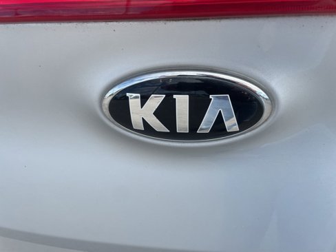 Used 2019 Kia Sportage LX image 11