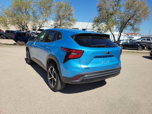Used 2025 Chevrolet Trax RS image 4