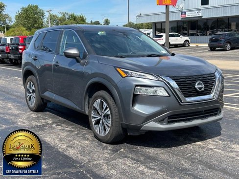 Used 2023 Nissan Rogue SV image 2