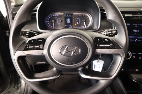 Used 2022 Hyundai Tucson SE image 3