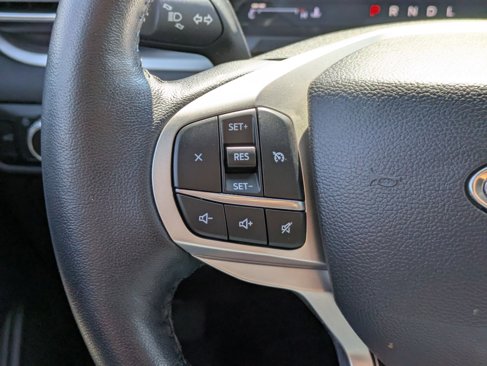 Used 2022 Ford Explorer XLT w/ Equipment Group 202A image 16