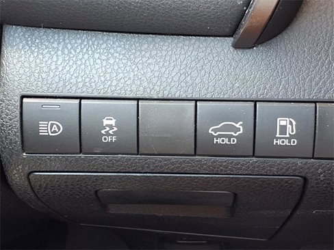 Used 2022 Toyota Camry SE image 19