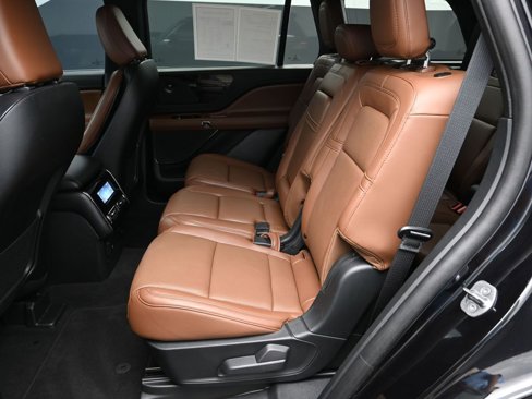 Used 2023 Lincoln Aviator Reserve w/ Elements Package Plus image 17