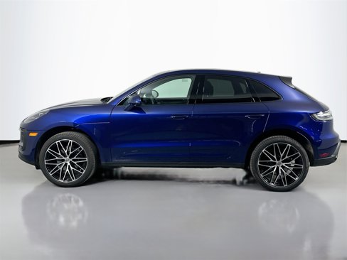 Certified 2025 Porsche Macan image 2