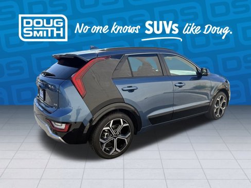 Used 2023 Kia Niro SX Touring image 4