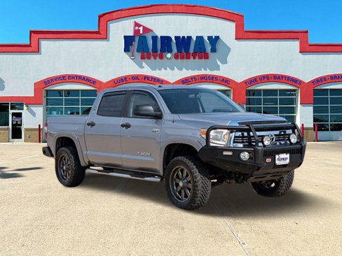 Used 2017 Toyota Tundra SR5 w/ SR5 Upgrade Package image 3