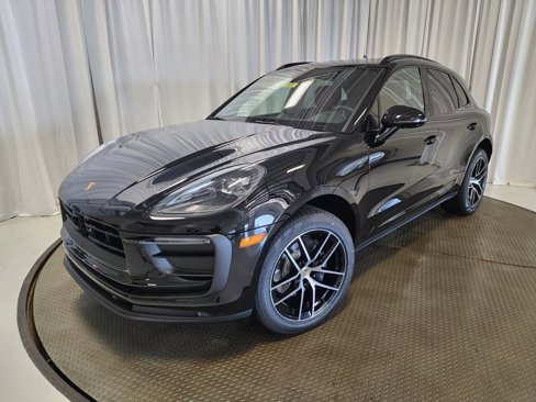 New 2025 Porsche Macan image 1