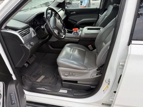 Used 2019 Chevrolet Tahoe LT image 3
