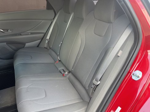 Certified 2025 Hyundai Elantra SE image 14