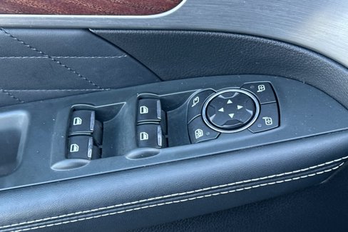 Used 2017 Ford Explorer Platinum image 13