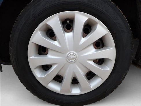 Used 2015 Nissan Versa SV image 7