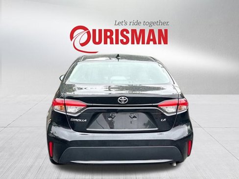 Used 2022 Toyota Corolla LE image 3