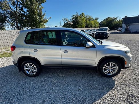 Used 2013 Volkswagen Tiguan S image 8