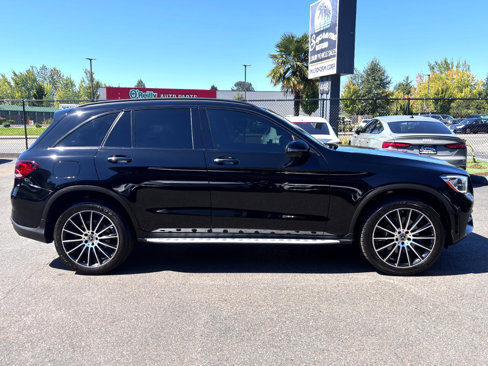 Used 2021 Mercedes-Benz GLC 300 4MATIC w/ AMG Line image 11