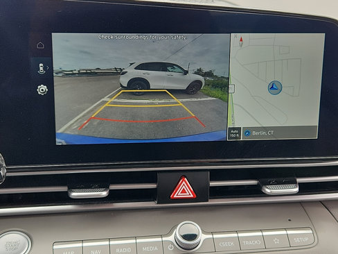 Used 2023 Hyundai Elantra SEL w/ Convenience Package image 17