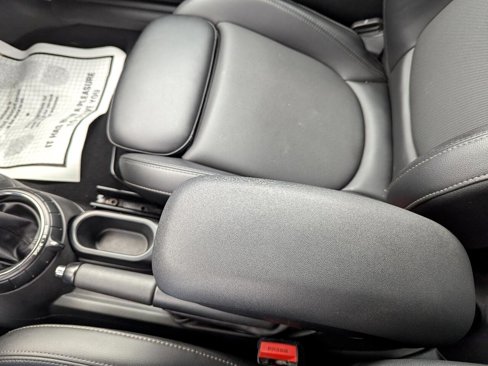 Used 2015 MINI Cooper 2-Door Hardtop image 20