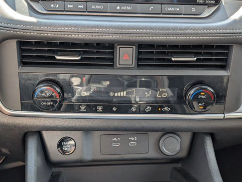 Used 2024 Nissan Rogue SV image 17