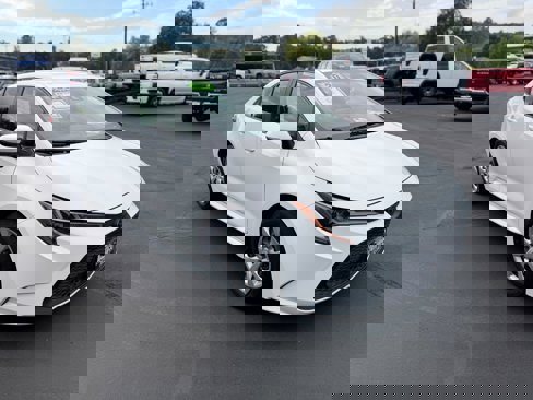 Used 2020 Toyota Corolla LE image 4