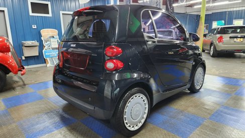 Used 2011 smart fortwo pure image 3