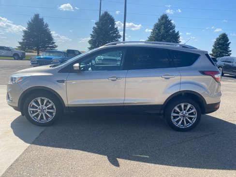 Used 2017 Ford Escape Titanium image 4