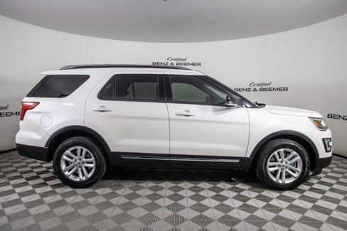 Used 2016 Ford Explorer XLT image 12