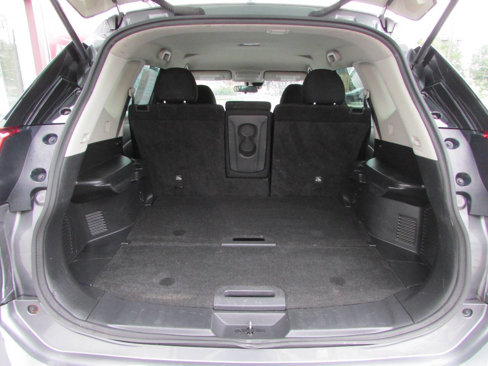 Used 2019 Nissan Rogue S image 4